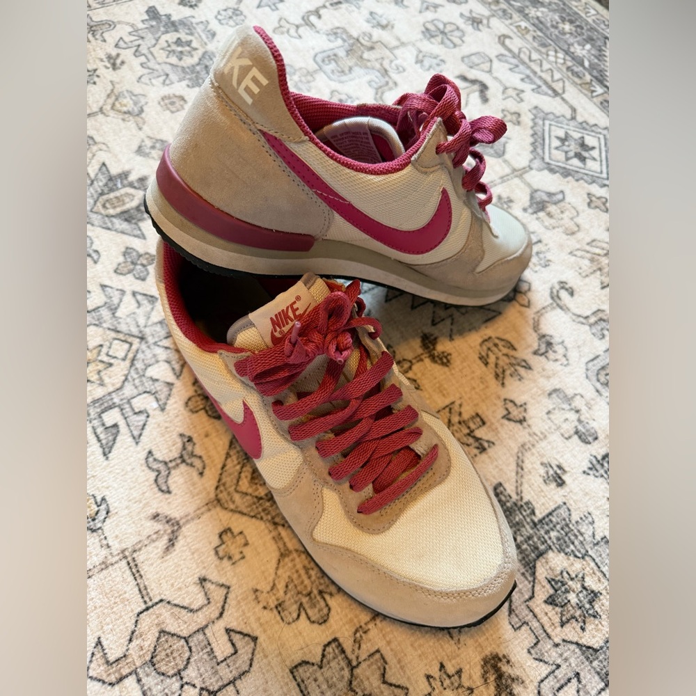 Nike Sneakers 🤍